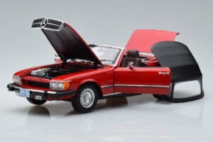 Mercedes 450 SL R107 US Версия Червен Norev 1:18 183729 Метал — снимка 2 от 8