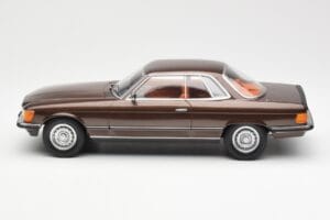 Mercedes 500 SLC C107 Кафяв KK-Scale 1:18 180851 Метал — снимка 3 от 6