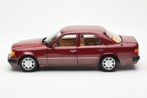 Mercedes 500E W124 Червен Metallic Дилърско Издание Norev 1:18 B66040699 Метал — снимка 4 от 8