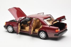 Mercedes 500E W124 Червен Metallic Дилърско Издание Norev 1:18 B66040699 Метал — снимка 5 от 8