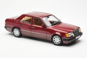 Mercedes 500E W124 Червен Metallic Дилърско Издание Norev 1:18 B66040699 Метал — снимка 6 от 8