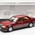Mercedes 500E W124 Червен Metallic Дилърско Издание Norev 1:18 - image 8 of 8