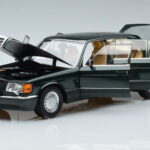 Mercedes 560 SEL W126 Тъмнозелен Металик Norev 1:18 - image 2 of 7