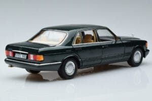 Mercedes 560 SEL W126 Тъмнозелен Металик Norev 1:18 B66040682 Метал — снимка 3 от 7