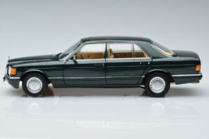 Mercedes 560 SEL W126 Тъмнозелен Металик Norev 1:18 B66040682 Метал — снимка 4 от 7