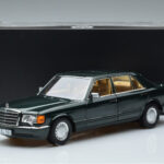 Mercedes 560 SEL W126 Тъмнозелен Металик Norev 1:18 - image 7 of 7