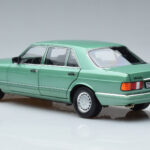 Mercedes 560 SEL W126 Светлозелен Norev 1:18 - image 6 of 7