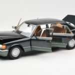 Mercedes 560 SEL W126 Night Зелен Металик Dealer Edition Norev 1:18 - image 2 of 8