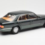 Mercedes 560 SEL W126 Night Зелен Металик Dealer Edition Norev 1:18 - image 3 of 8