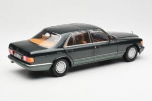Mercedes 560 SEL W126 Night Зелен Металик Dealer Edition Norev 1:18 B66040626 Метал — снимка 3 от 8