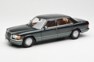 Mercedes 560 SEL W126 Night Зелен Металик Dealer Edition Norev 1:18