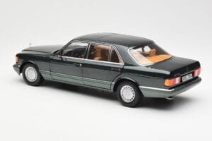 Mercedes 560 SEL W126 Night Зелен Металик Dealer Edition Norev 1:18 B66040626 Метал — снимка 7 от 8
