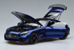 Mercedes AMG GT R C190 Брилянтно Синьо AUTOart 1:18 76334 Метал — снимка 2 от 7