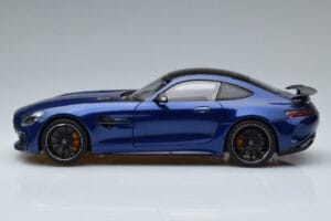 Mercedes AMG GT R C190 Брилянтно Синьо AUTOart 1:18 76334 Метал — снимка 4 от 7