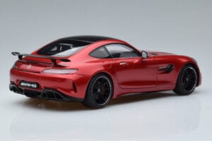 Mercedes AMG GT R C190 Кардинално Червено AUTOart 1:18 76331 Метал — снимка 3 от 7