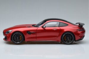 Mercedes AMG GT R C190 Кардинално Червено AUTOart 1:18 76331 Метал — снимка 4 от 7