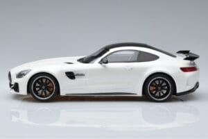 Mercedes AMG GT R Бял GT Spirit 1:18 KJ021 Смола — снимка 3 от 6