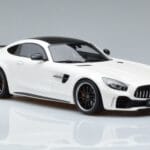 Mercedes AMG GT R Бял GT Spirit 1:18 KJ021 Смола - image 4 of 6