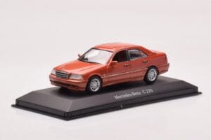 Mercedes C-Class W202 C220 Оранжев Металик Dealer Edition Minichamps 1:43 B66005747 Метал — снимка 2 от 4