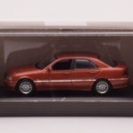 Mercedes C-Class W202 C220 Оранжев Металик Dealer Edition Minichamps 1:43 - image 4 of 4