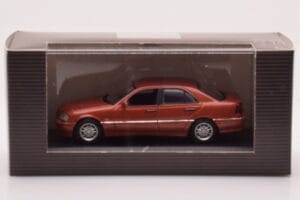 Mercedes C-Class W202 C220 Оранжев Металик Dealer Edition Minichamps 1:43 B66005747 Метал — снимка 4 от 4