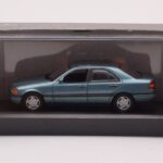 Mercedes C-Class W202 C220 Petrol Металик Minichamps 1:43 - image 3 of 3