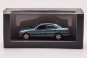 Mercedes C-Class W202 C220 Petrol Металик Minichamps 1:43 B66005705 Метал — снимка 3 от 3