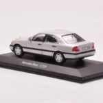 Mercedes C-Class W202 C220 Сребърен Minichamps 1:43 - image 3 of 4