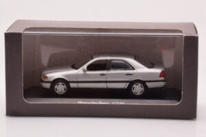 Mercedes C-Class W202 C220 Сребърен Minichamps 1:43 B66005705-M1 Метал — снимка 4 от 4