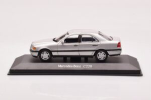 Mercedes C-Class W202 C220 Сребърен Minichamps 1:43
