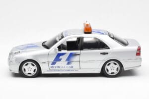 Mercedes C-Class W202 AMG Medical Car F1 1997 UT Models 1:18 26106 Метал — снимка 3 от 6