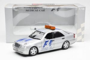 Mercedes C-Class W202 AMG Medical Car F1 1997 UT Models 1:18 26106 Метал — снимка 6 от 6