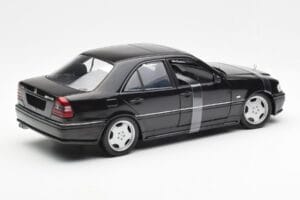 Mercedes C-Class W202 C36 AMG Черно Металик UT Models 1:18 26102 Метал — снимка 2 от 6