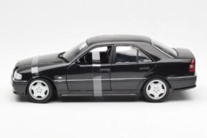 Mercedes C-Class W202 C36 AMG Черно Металик UT Models 1:18 26102 Метал — снимка 3 от 6