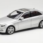 Mercedes C-Class W204 Avantgarde Сребрист AUTOart 1:18