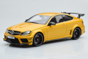 Mercedes C63 AMG W204 Black Series Златен GT Spirit 1:18