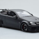 Mercedes C63 AMG W204 Black Series Мат Черен GT Spirit 1:18 - image 4 of 6