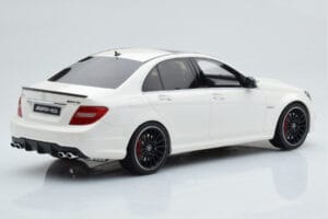 Mercedes C63 AMG W204 Бял GT Spirit 1:18 GT166 Смола — снимка 2 от 6