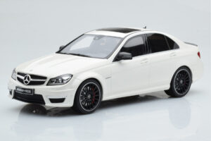 Mercedes C63 AMG W204 Бял GT Spirit 1:18