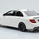 Mercedes C63 AMG W204 Бял GT Spirit 1:18 - image 5 of 6