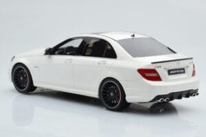 Mercedes C63 AMG W204 Бял GT Spirit 1:18 GT166 Смола — снимка 5 от 6