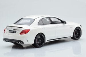 Mercedes C63S AMG W205 Бял GT Spirit 1:18 B66960370 Смола — снимка 2 от 6