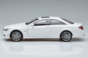 Mercedes CL63 AMG C216 Бял AUTOart 1:18 76167 Метал — снимка 3 от 6