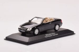 Mercedes CLK A209 Кабриолет Obsidian Черен Металик Minichamps 1:43 B66961966 Метал — снимка 2 от 4
