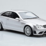 Mercedes CLK63 AMG C209 Coupe Сребрист Otto 1:18 - image 4 of 6