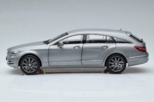 Mercedes CLS Shooting Brake X218 Alanite Сив Norev 1:18 B66960117 Метал — снимка 4 от 7