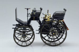 Mercedes Daimler Motorkutsche Тъмносиньо Norev 1:18 183700 Метал — снимка 3 от 6