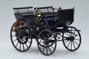 Mercedes Daimler Motorkutsche Тъмносиньо Norev 1:18 183700 Метал — снимка 4 от 6
