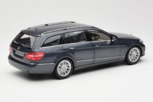 Mercedes E-Class S212 T-Model Tenorit Сив Metallic Minichamps 1:18 B66962447 Метал — снимка 3 от 8