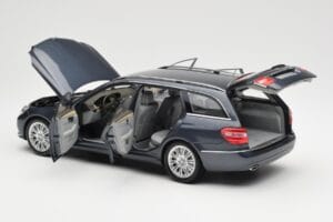 Mercedes E-Class S212 T-Model Tenorit Сив Metallic Minichamps 1:18 B66962447 Метал — снимка 5 от 8